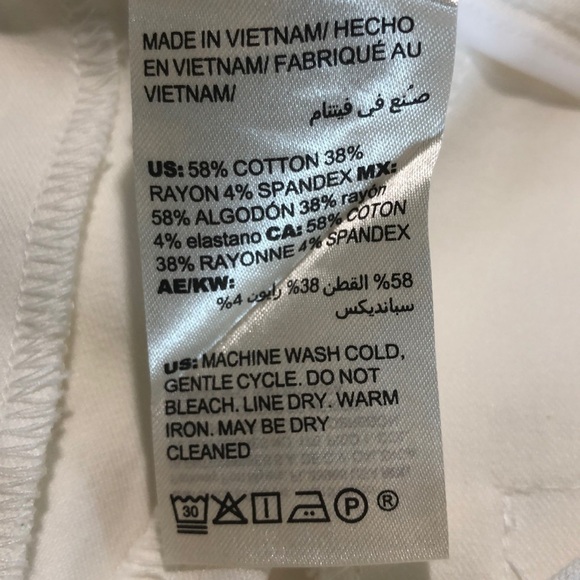 CHICO’S Secret Stretch White Shorts - Picture 9 of 11